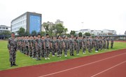 “英姿绽风采·责行绘青春”记杨园中学2019级初一新生入学教育